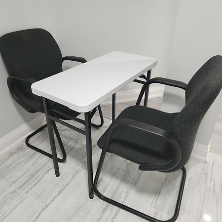 ברמפטון Apartment B 2 Bedroom מראה חיצוני תמונה
